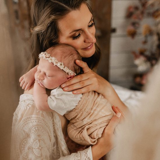 Newbornshooting - Newborn Homestory und Newborn Naturshooting im Raum Rüthen und Umgebung