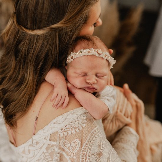Newbornshooting - Newborn Homestory und Newborn Naturshooting im Raum Rüthen und Umgebung