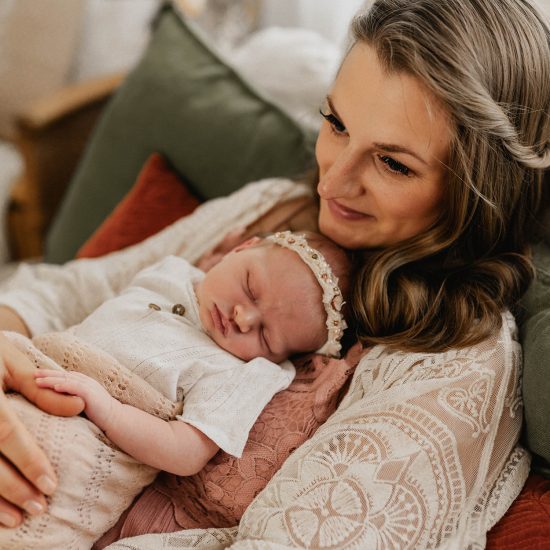 Newbornshooting - Newborn Homestory und Newborn Naturshooting im Raum Rüthen und Umgebung